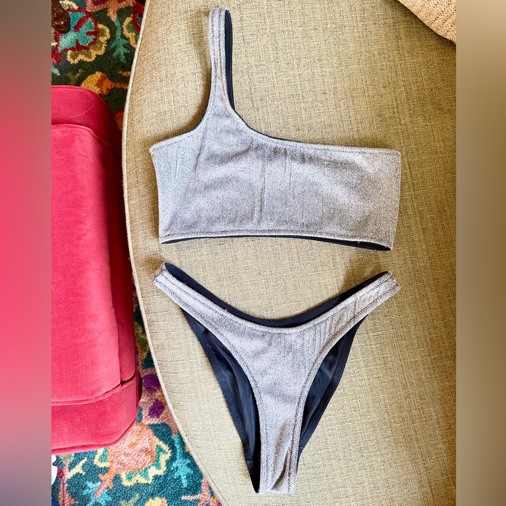 TRIANGL BIKINI Silver Top XL Bottom Med